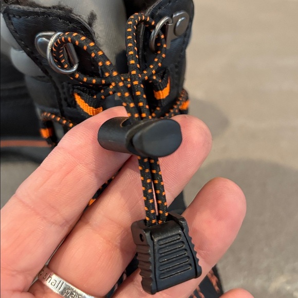 Khombu Elfin Thermolite insulated,waterproof upper,bungee lace,fleece lined,snow - Picture 9 of 12